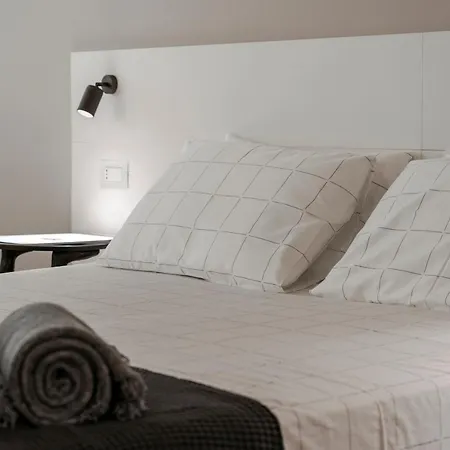 Castello 25 Luxury Suites Bed and Breakfast Ντεζεντσάνο ντελ Γκάρντα