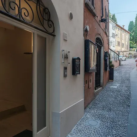 Castello 25 Luxury Suites Ντεζεντσάνο ντελ Γκάρντα