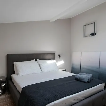 Castello 25 Luxury Suites