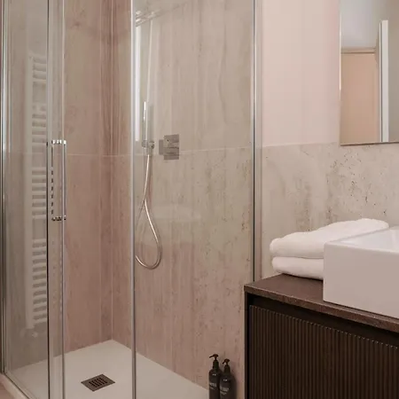 Bed and Breakfast Castello 25 Luxury Suites Ντεζεντσάνο ντελ Γκάρντα