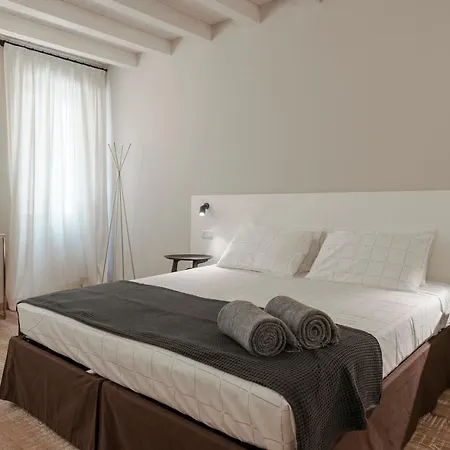 Castello 25 Luxury Suites Bed and Breakfast Ντεζεντσάνο ντελ Γκάρντα